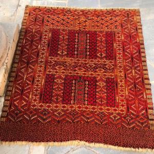 Antique Tekke Turkmen Ensi rug 